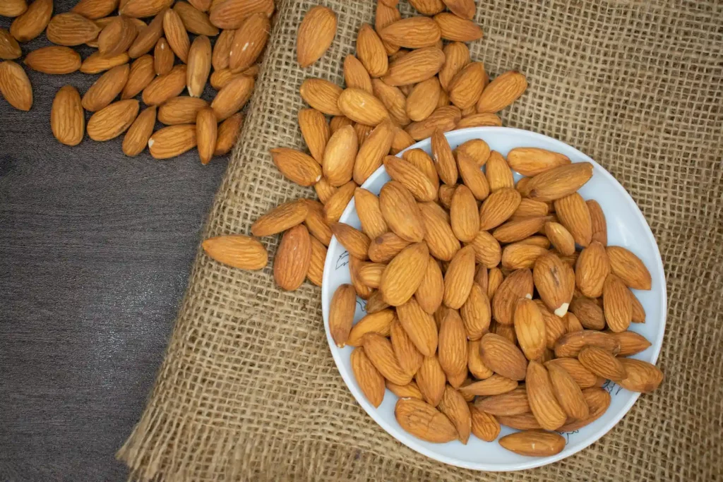 Fresh, Crunchy Almonds supply in UAE golden chain co